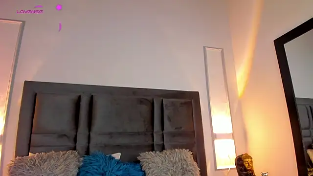 Snapshot of EmmaBecket2 chatting on 01-29-25, 03:33 EmmaBecket2 online show from 01-29-25, 03:33
