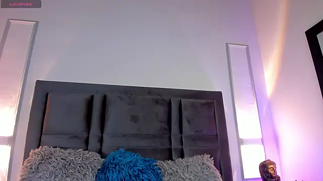 Snapshot of EmmaBecket2 chatting on 02-19-25, 04:12 EmmaBecket2 online show from 02-19-25, 04:12
