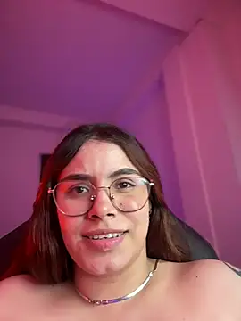 Snapshot of Yuli_zuha chatting on 12-18-24, 06:32 Yuli zuha online show from 12-18-24, 06:32