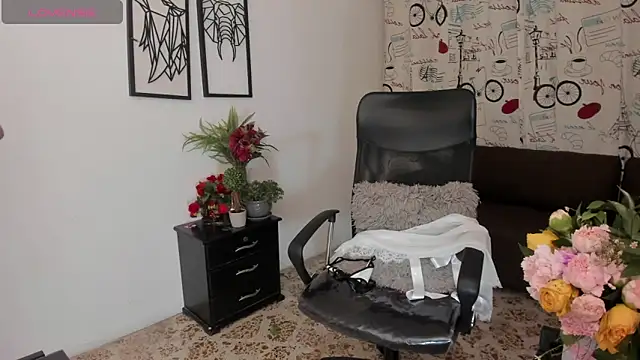 Danielacossio online show from 09-18-25, 04:03