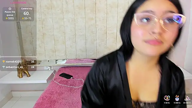 Snapshot of Annie9_ chatting on 02-08-25, 02:04 Annie9 online show from 02-08-25, 02:04