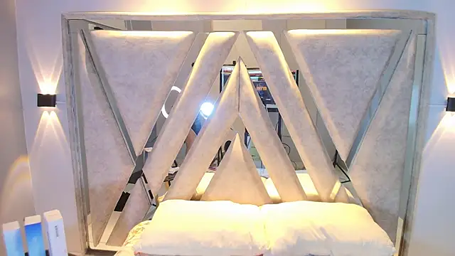 Snapshot of Annie9_ chatting on 10-05-25, 07:12 Annie9 online show from 10-05-25, 07:12