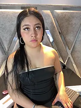 Snapshot of Annie9_ chatting on 11-23-25, 05:18 Annie9 online show from 11-23-25, 05:18