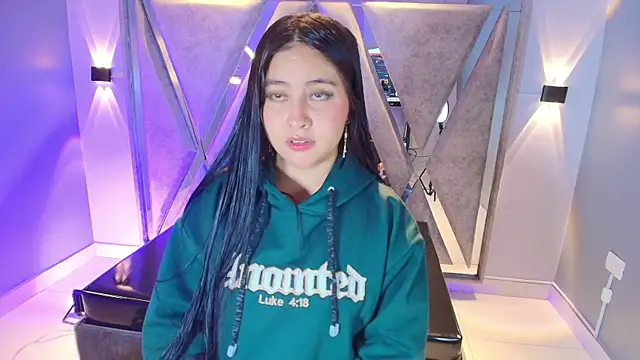 Snapshot of Annie9_ chatting on 12-19-25, 03:57 Annie9 online show from 12-19-25, 03:57