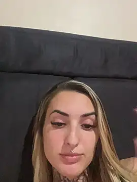 Snapshot of hotskinny1 chatting on 03-02-25, 01:58 hotskinny1 online show from 03-02-25, 01:58