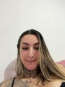 hotskinny1 online show from 05-02-26, 03:39