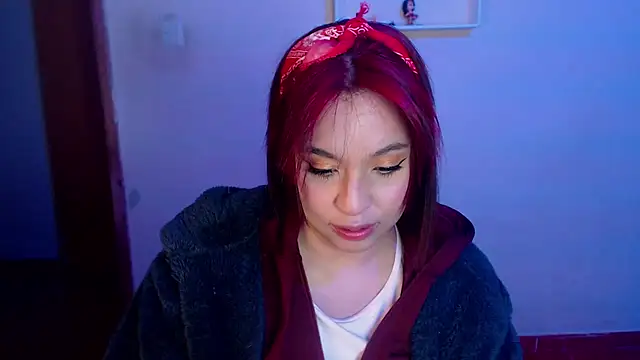 Snapshot of annie3 chatting on 12-21-24, 01:47 annie3 online show from 12-21-24, 01:47
