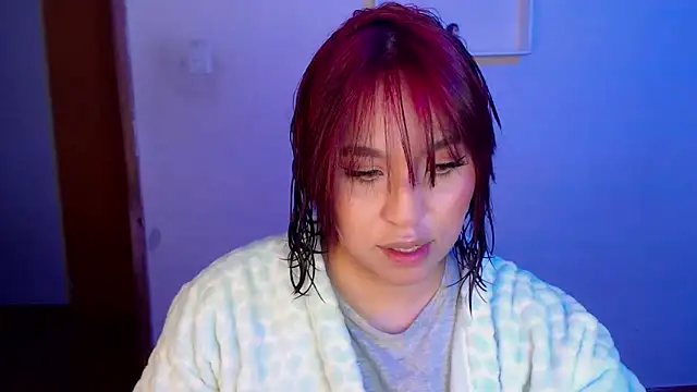 Snapshot of annie3 chatting on 12-28-24, 02:11 annie3 online show from 12-28-24, 02:11