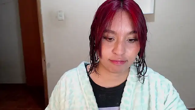 Snapshot of annie3 chatting on 12-30-24, 01:15 annie3 online show from 12-30-24, 01:15