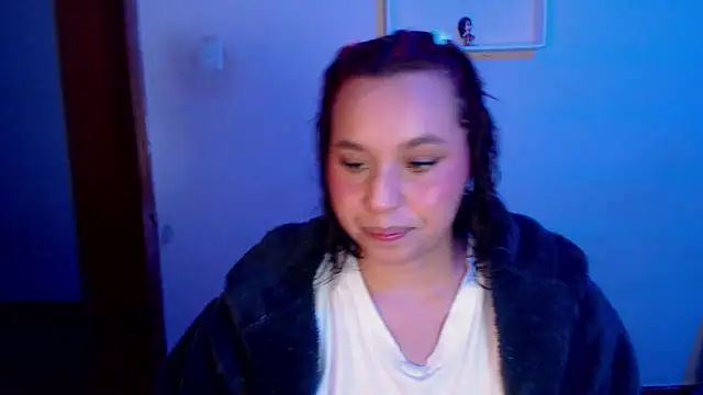 Snapshot of annie3 chatting on 01-06-25, 01:31 annie3 online show from 01-06-25, 01:31