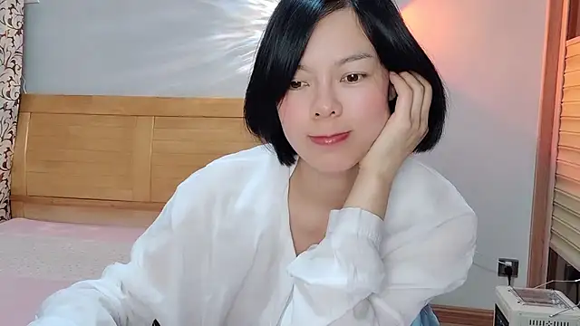 Snapshot of Linda-LL chatting on 01-07-25, 08:34 Linda-LL online show from 01-07-25, 08:34