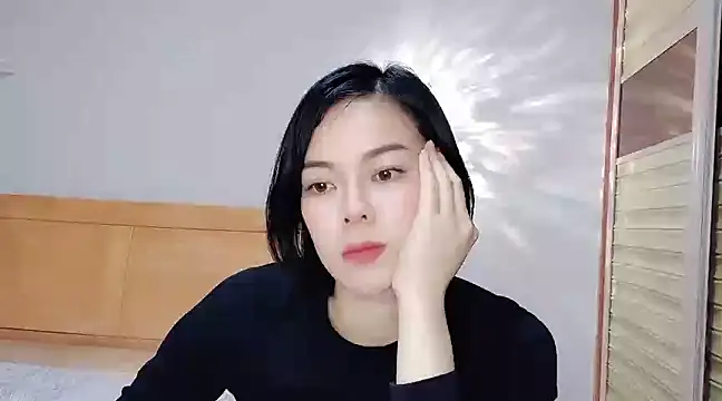 Snapshot of Linda-LL chatting on 01-24-25, 12:41 Linda-LL online show from 01-24-25, 12:41