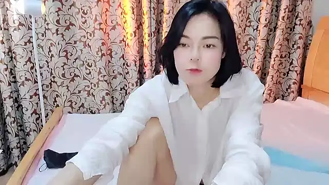 Snapshot of Linda-LL chatting on 02-17-25, 05:47 Linda-LL online show from 02-17-25, 05:47