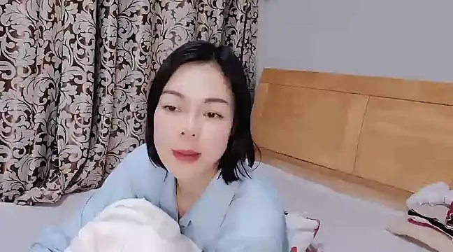 Snapshot of Linda-LL chatting on 02-20-25, 05:55 Linda-LL online show from 02-20-25, 05:55