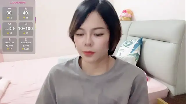 Snapshot of Linda-LL chatting on 05-06-26, 12:21 Linda-LL online show from 05-06-26, 12:21