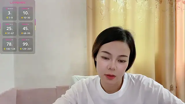 Snapshot of Linda-LL chatting on 06-04-26, 10:21 Linda-LL online show from 06-04-26, 10:21
