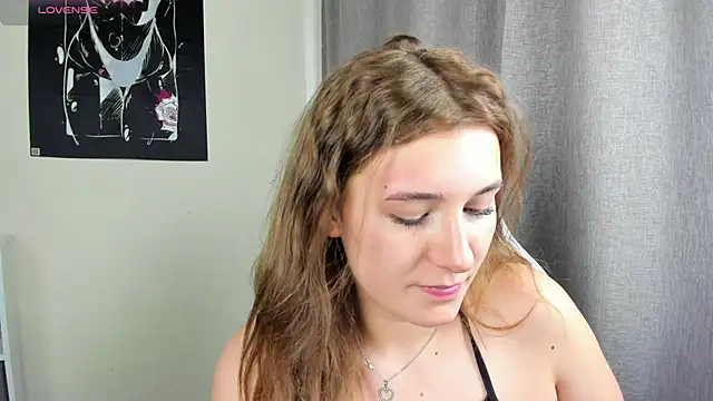 Snapshot of Eva_toy chatting on 03-12-25, 09:23 Eva toy online show from 03-12-25, 09:23