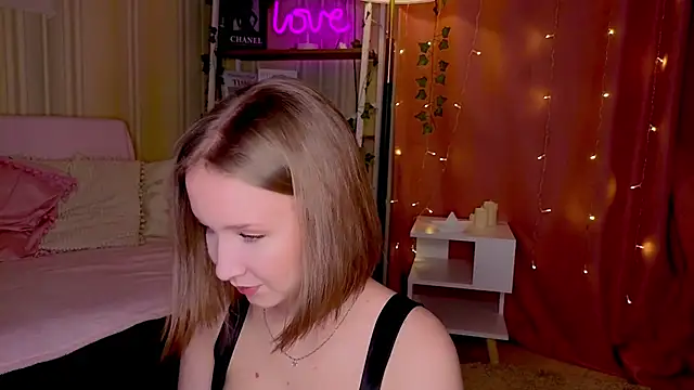 Snapshot of ms_evasweet chatting on 11-17-25, 01:17 ms evasweet online show from 11-17-25, 01:17