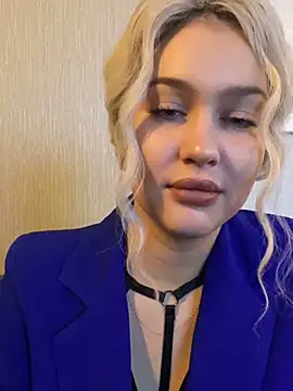 KikiWatson online show from 01-19-25, 08:18