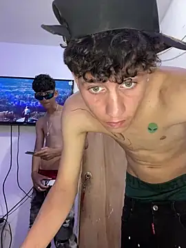 Snapshot of LatinBoysxxx chatting on 01-04-25, 11:27 LatinBoysxxx online show from 01-04-25, 11:27