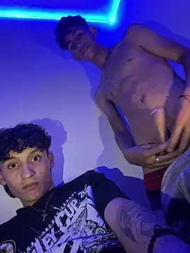 Snapshot of LatinBoysxxx chatting on 01-15-25, 07:15 LatinBoysxxx online show from 01-15-25, 07:15