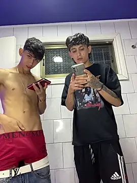 Snapshot of LatinBoysxxx chatting on 01-17-25, 09:06 LatinBoysxxx online show from 01-17-25, 09:06