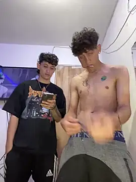 Snapshot of LatinBoysxxx chatting on 01-18-25, 08:40 LatinBoysxxx online show from 01-18-25, 08:40