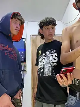 Snapshot of LatinBoysxxx chatting on 02-02-25, 09:02 LatinBoysxxx online show from 02-02-25, 09:02