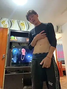 Snapshot of LatinBoysxxx chatting on 03-31-26, 08:42 LatinBoysxxx online show from 03-31-26, 08:42