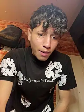 LatinBoysxxx online show from 05-23-26, 04:00