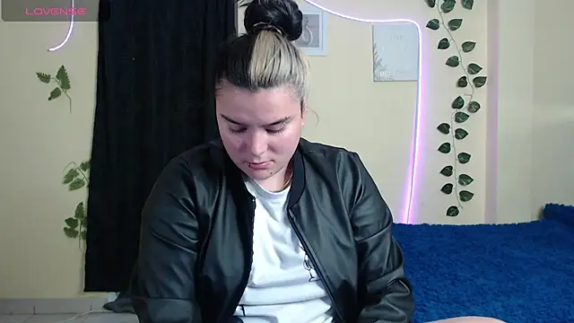 Snapshot of Nika_1_ chatting on 01-10-26, 09:30 Nika 1 online show from 01-10-26, 09:30