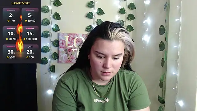 Snapshot of Nika_1_ chatting on 02-05-26, 01:10 Nika 1 online show from 02-05-26, 01:10