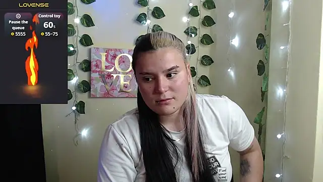 Snapshot of Nika_1_ chatting on 02-07-26, 02:37 Nika 1 online show from 02-07-26, 02:37