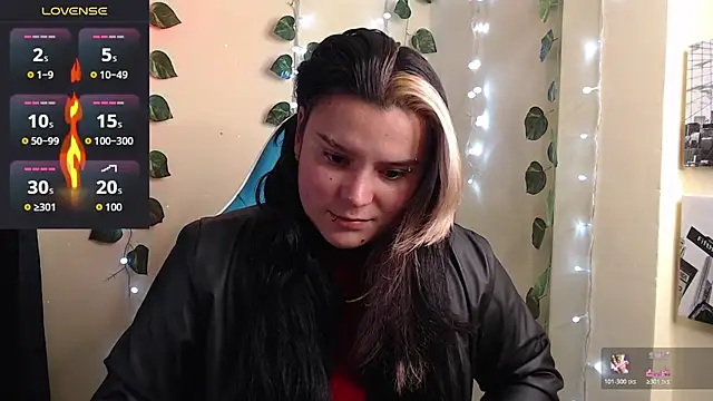 Snapshot of Nika_1_ chatting on 02-13-26, 01:45 Nika 1 online show from 02-13-26, 01:45