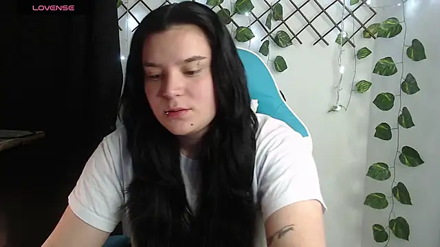 Snapshot of Nika_1_ chatting on 07-23-26, 12:35 Nika 1 online show from 07-23-26, 12:35