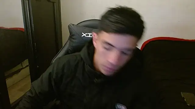 Snapshot of kv___xxx_ chatting on 09-24-25, 03:43 kv   xxx  online show from 09-24-25, 03:43