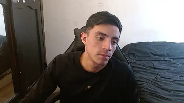 Snapshot of kv___xxx_ chatting on 09-26-25, 07:40 kv   xxx  online show from 09-26-25, 07:40