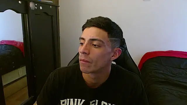 Snapshot of kv___xxx_ chatting on 10-08-25, 07:44 kv   xxx  online show from 10-08-25, 07:44