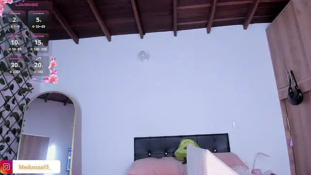 medussa13  online show from 03-05-26, 12:01