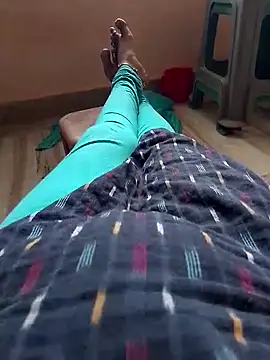 Snapshot of sneha_telugu_girl chatting on 01-12-25, 06:49 sneha telugu girl online show from 01-12-25, 06:49