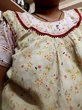 Snapshot of sneha_telugu_girl chatting on 01-26-25, 01:52 sneha telugu girl online show from 01-26-25, 01:52