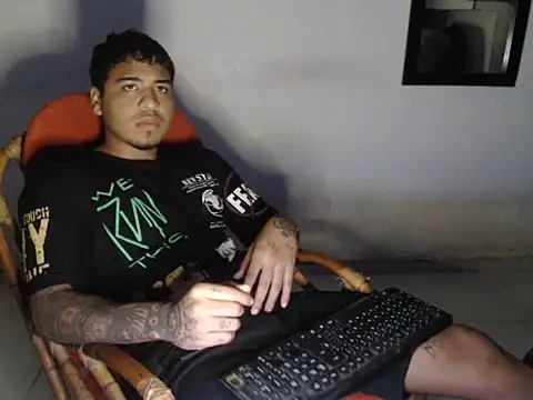 camiloacosta321 online show from 12-01-25, 07:35