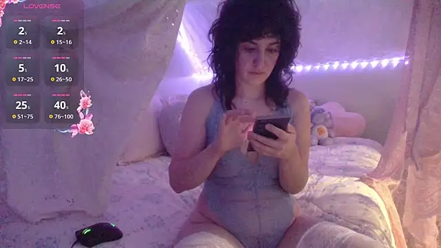 Snapshot of DanniHall chatting on 03-09-25, 07:01 DanniHall online show from 03-09-25, 07:01