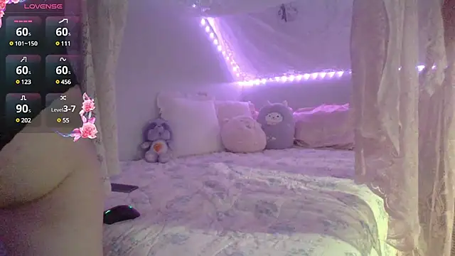 Snapshot of DanniHall chatting on 03-16-25, 04:41 DanniHall online show from 03-16-25, 04:41