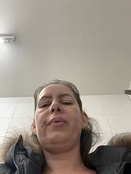 Snapshot of uber_babe chatting on 12-16-24, 08:09 uber babe online show from 12-16-24, 08:09