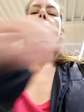 Snapshot of uber_babe chatting on 01-13-25, 03:26 uber babe online show from 01-13-25, 03:26