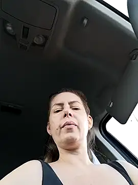 Snapshot of uber_babe chatting on 01-17-25, 01:56 uber babe online show from 01-17-25, 01:56