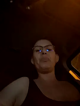 Snapshot of uber_babe chatting on 01-21-25, 06:02 uber babe online show from 01-21-25, 06:02