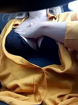 Snapshot of uber_babe chatting on 01-06-26, 10:41 uber babe online show from 01-06-26, 10:41