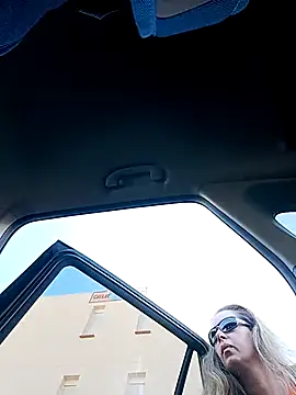 Snapshot of uber_babe chatting on 02-17-26, 11:07 uber babe online show from 02-17-26, 11:07